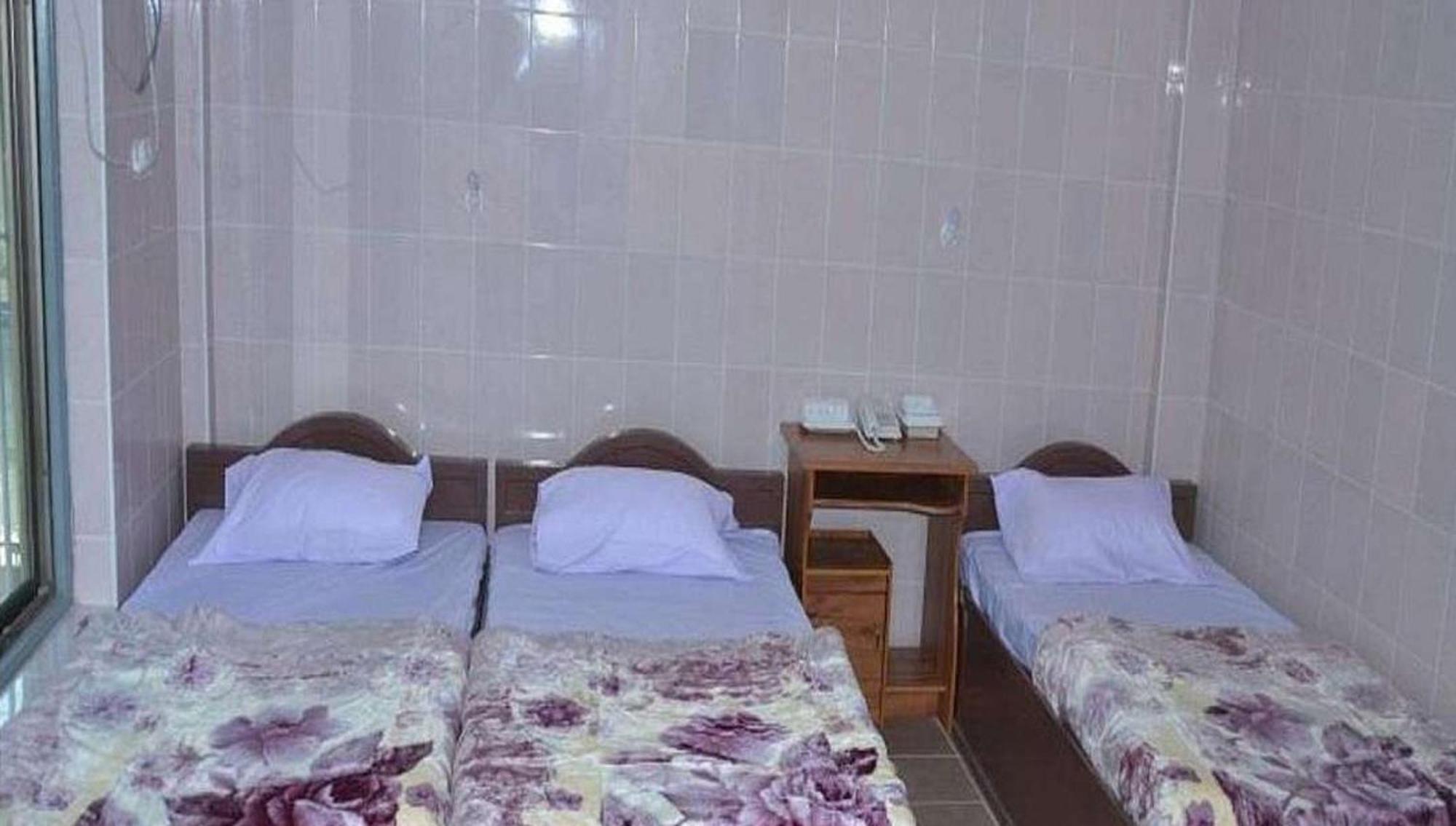 Red Dragon Hotel Хсипау Стая снимка