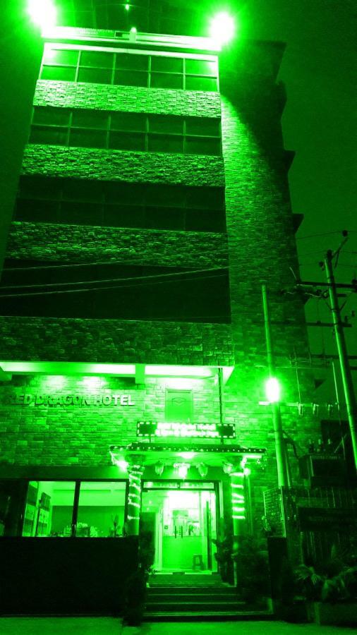 Red Dragon Hotel Хсипау Екстериор снимка